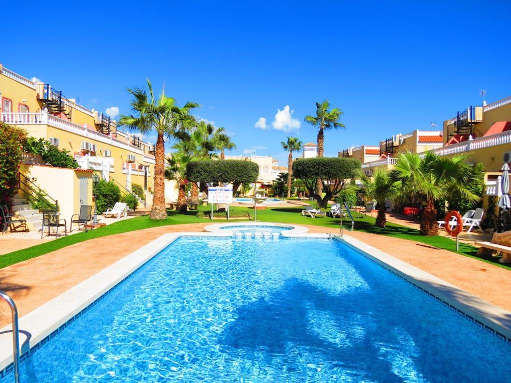 Casa La Zenia Elite Townhouse With Shared Pool And 10 Minutes Walk To Beach Villa Orihuela Exterior photo