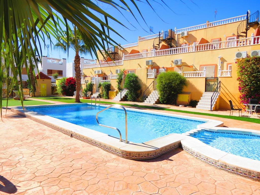 Casa La Zenia Elite Townhouse With Shared Pool And 10 Minutes Walk To Beach Villa Orihuela Exterior photo